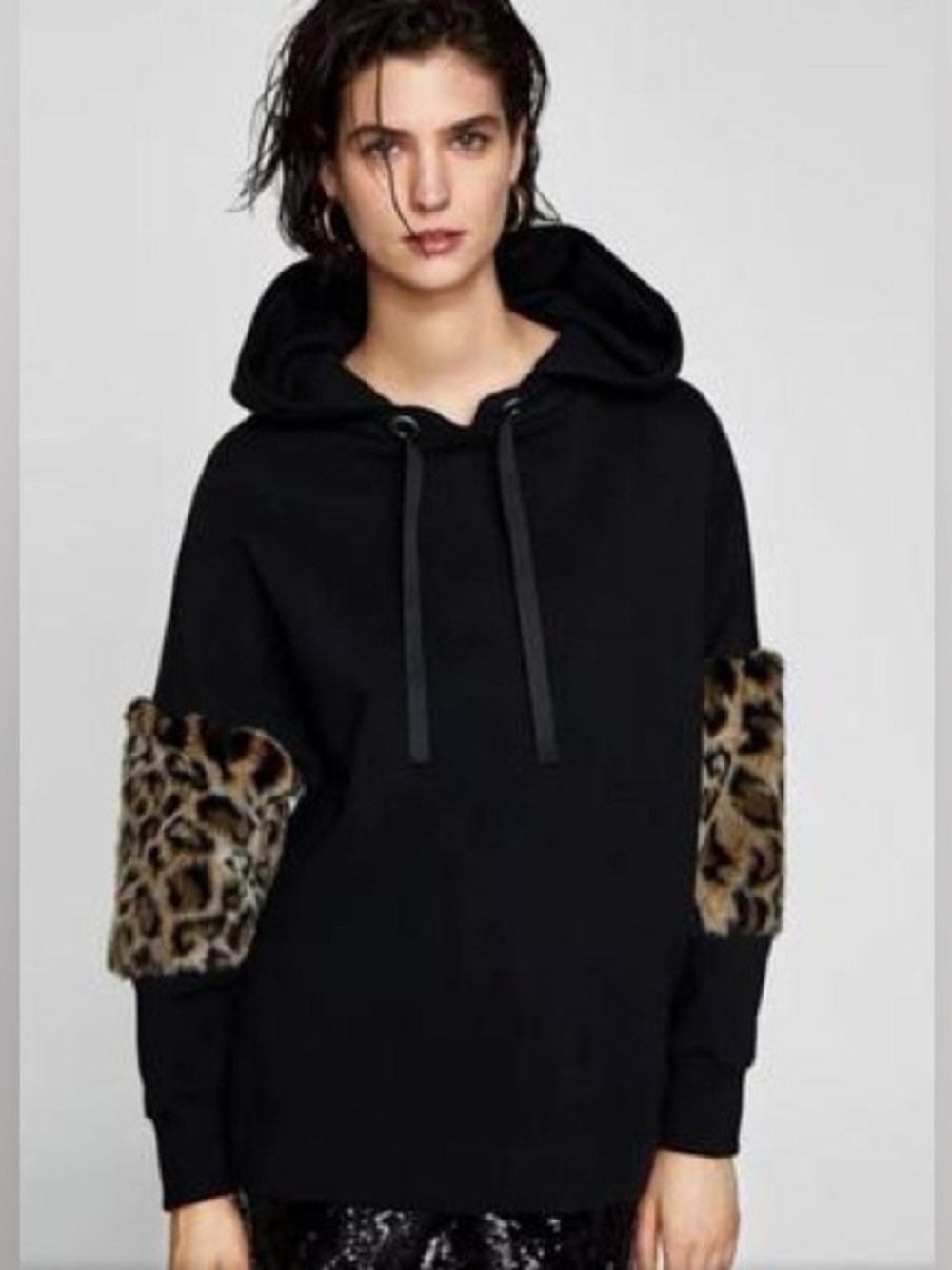 Zara EUC Black Hooded Sweatshirt Lace Ties Faux Fur Trimmed Sleeves Size M Hood - Picture 2 of 11